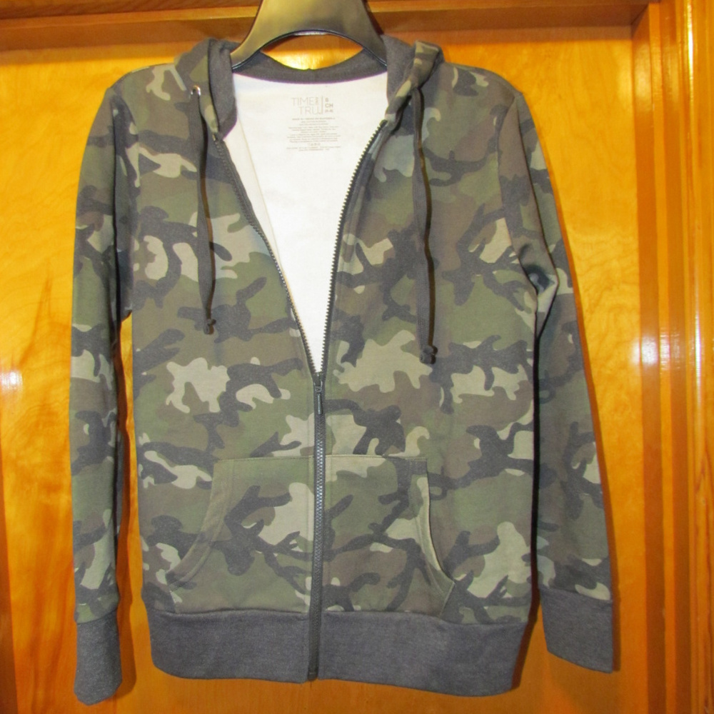 Camo Hooded Small (4-6) Zip Up Front NWOT - fun!